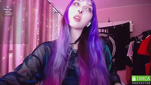 Snapshot of JustMeowGirl chatting on August 1, 4:45 am JustMeowGirl online show from August 1, 4:45 am