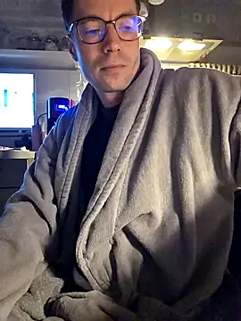 Snapshot of Schnubby1 chatting on February 27, 3:36 am Schnubby1 online show from February 27, 3:36 am