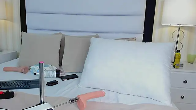 Snapshot of MiaSweeths chatting on January 9, 3:01 pm MiaSweeths online show from January 9, 3:01 pm