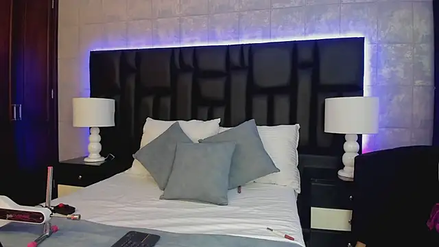 Snapshot of MiaSweeths chatting on January 22, 11:45 am MiaSweeths online show from January 22, 11:45 am