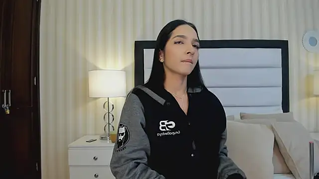 Snapshot of MiaSweeths chatting on February 1, 11:32 am MiaSweeths online show from February 1, 11:32 am