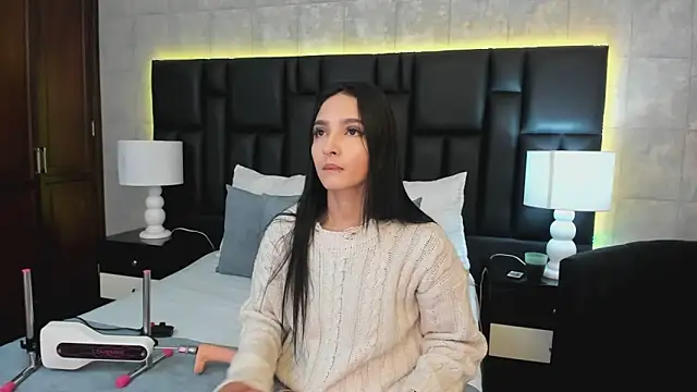 Snapshot of MiaSweeths chatting on February 24, 11:43 am MiaSweeths online show from February 24, 11:43 am