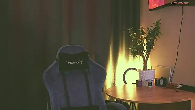 Snapshot of Polusladkoye chatting on February 18, 6:15 pm Polusladkoye online show from February 18, 6:15 pm