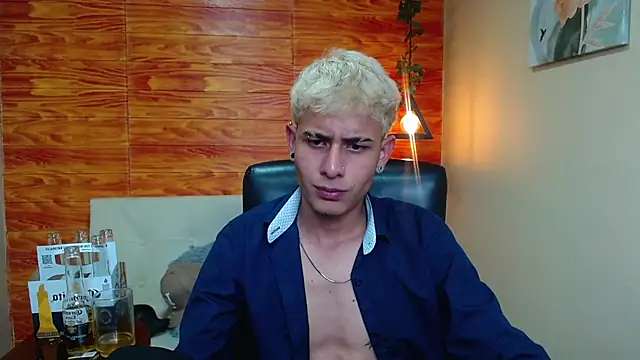 Snapshot of Bastiaan_28 chatting on December 12, 9:19 am Bastiaan 28 online show from December 12, 9:19 am