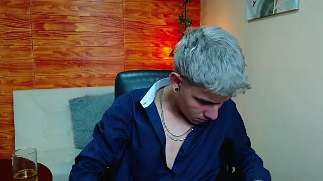 Snapshot of Bastiaan_28 chatting on December 19, 1:07 am Bastiaan 28 online show from December 19, 1:07 am