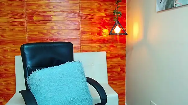 Snapshot of Bastiaan_28 chatting on December 27, 7:08 am Bastiaan 28 online show from December 27, 7:08 am