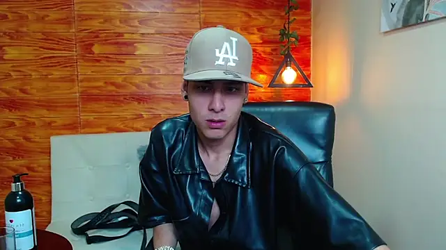 Snapshot of Bastiaan_28 chatting on January 5, 11:15 am Bastiaan 28 online show from January 5, 11:15 am