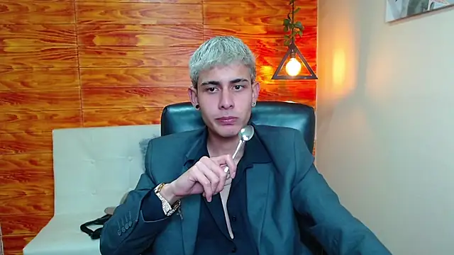 Snapshot of Bastiaan_28 chatting on January 5, 5:20 pm Bastiaan 28 online show from January 5, 5:20 pm