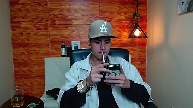 Snapshot of Bastiaan_28 chatting on January 13, 3:45 am Bastiaan 28 online show from January 13, 3:45 am