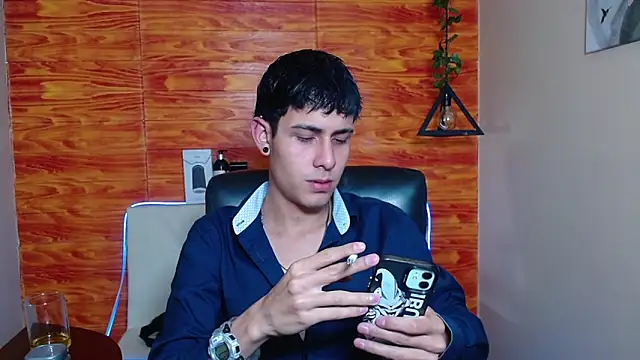 Snapshot of Bastiaan_28 chatting on January 19, 4:22 am Bastiaan 28 online show from January 19, 4:22 am