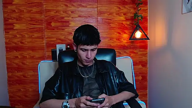 Snapshot of Bastiaan_28 chatting on January 22, 4:02 am Bastiaan 28 online show from January 22, 4:02 am