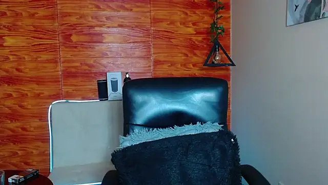 Snapshot of Bastiaan_28 chatting on January 31, 6:46 am Bastiaan 28 online show from January 31, 6:46 am