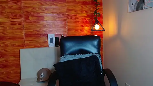 Snapshot of Bastiaan_28 chatting on February 1, 2:58 am Bastiaan 28 online show from February 1, 2:58 am