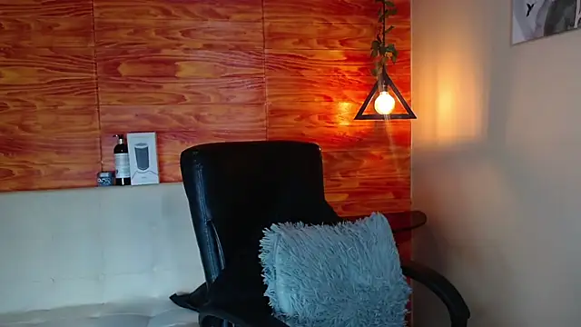 Snapshot of Bastiaan_28 chatting on February 9, 3:22 am Bastiaan 28 online show from February 9, 3:22 am