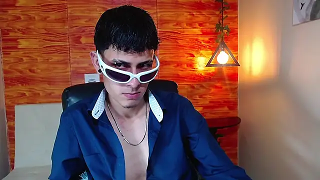 Snapshot of Bastiaan_28 chatting on February 10, 1:57 am Bastiaan 28 online show from February 10, 1:57 am