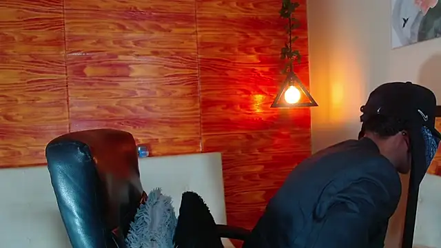 Snapshot of Bastiaan_28 chatting on February 16, 3:04 am Bastiaan 28 online show from February 16, 3:04 am