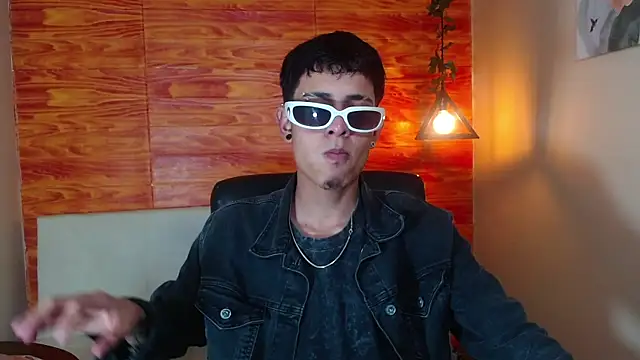 Snapshot of Bastiaan_28 chatting on March 3, 12:04 am Bastiaan 28 online show from March 3, 12:04 am