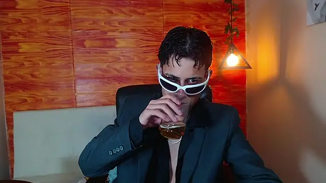 Snapshot of Bastiaan_28 chatting on March 4, 9:07 am Bastiaan 28 online show from March 4, 9:07 am