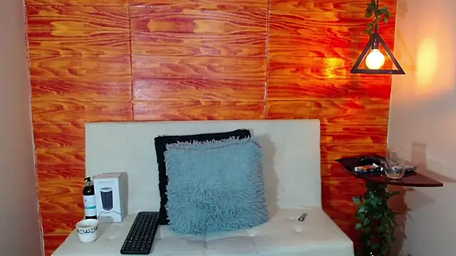 Snapshot of Bastiaan_28 chatting on March 12, 5:57 am Bastiaan 28 online show from March 12, 5:57 am