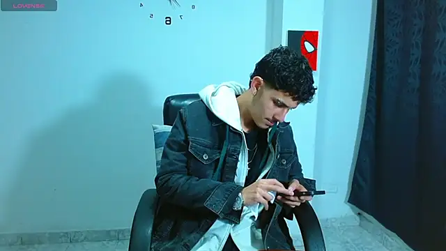 Snapshot of Bastiaan_28 chatting on September 10, 2:22 am Bastiaan 28 online show from September 10, 2:22 am