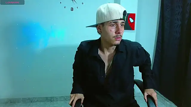 Snapshot of Bastiaan_28 chatting on October 11, 11:25 pm Bastiaan 28 online show from October 11, 11:25 pm