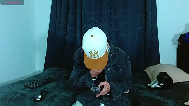 Snapshot of Bastiaan_28 chatting on November 28, 1:19 am Bastiaan 28 online show from November 28, 1:19 am