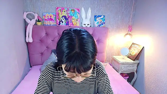 charlottemoonxz online show from March 1, 6:43 pm