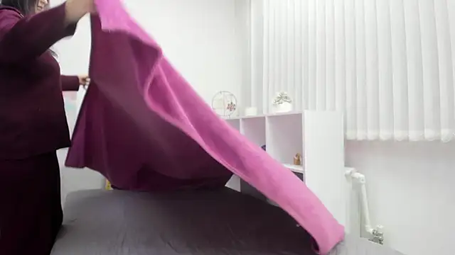 Pretty anniee online show from October 27, 1:31 am