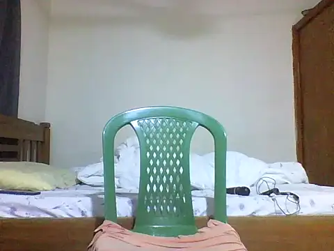 Snapshot of Prettyolive2 chatting on September 14, 3:05 am Prettyolive2 online show from September 14, 3:05 am