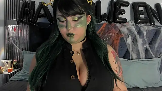 Snapshot of Karmilla_Rosse chatting on October 31, 10:38 am Karmilla Rosse online show from October 31, 10:38 am