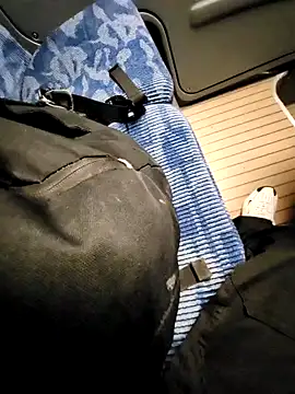 Snapshot of 0815lukas2024 chatting on December 6, 3:44 pm 0815lukas2024 online show from December 6, 3:44 pm