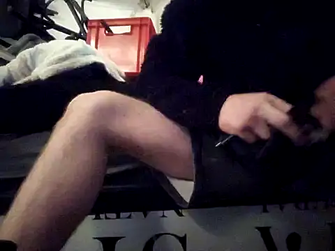 Snapshot of 0815lukas2024 chatting on December 16, 9:41 pm 0815lukas2024 online show from December 16, 9:41 pm