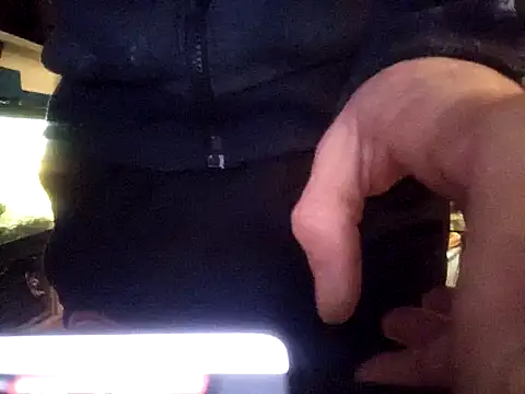 Snapshot of 0815lukas2024 chatting on December 31, 5:55 am 0815lukas2024 online show from December 31, 5:55 am