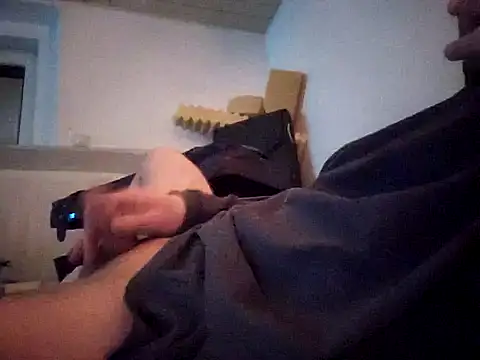 Snapshot of 0815lukas2024 chatting on February 3, 4:46 am 0815lukas2024 online show from February 3, 4:46 am