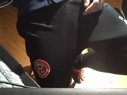 Snapshot of 0815lukas2024 chatting on February 24, 6:26 pm 0815lukas2024 online show from February 24, 6:26 pm