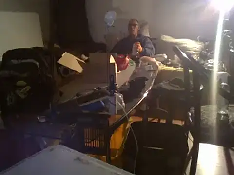 Snapshot of 0815lukas2024 chatting on February 25, 3:52 am 0815lukas2024 online show from February 25, 3:52 am