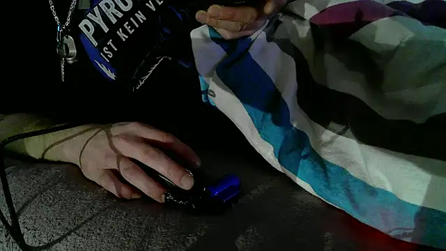 Snapshot of 0815lukas2024 chatting on November 1, 6:04 am 0815lukas2024 online show from November 1, 6:04 am