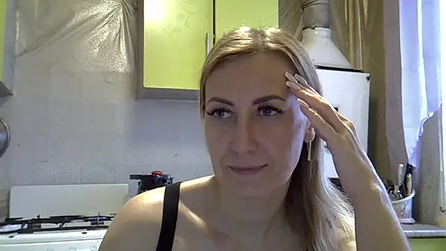 AshleyXHoney online show from December 10, 6:44 am