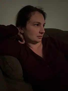 MilfyMrsRobinson online show from March 8, 2:01 am