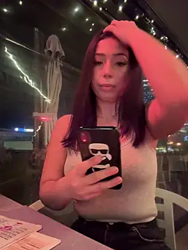 KimArts online show from December 19, 4:46 pm