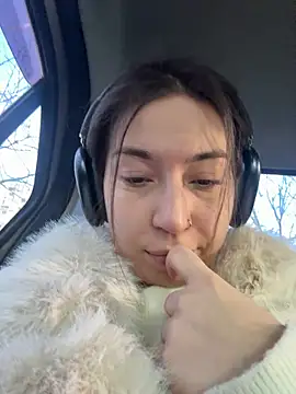 KimArts online show from January 14, 1:28 pm