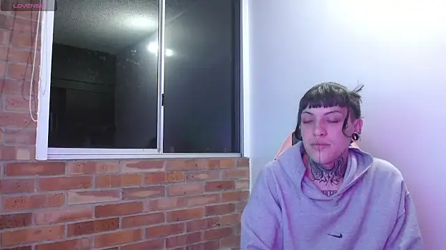 charlotbelucci  online show from November 9, 6:55 am