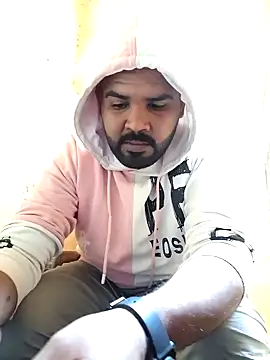 ListedLoin online show from January 25, 6:45 am