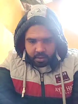 ListedLoin online show from February 6, 12:05 pm