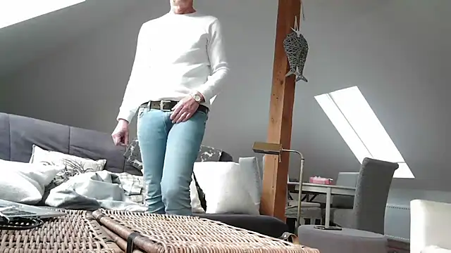 maxmueller321 online show from April 16, 7:42 am