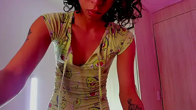 Snapshot of Bigcatalove chatting on December 24, 11:06 am Bigcatalove online show from December 24, 11:06 am