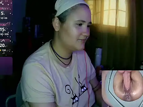 lolalicious 758 online show from May 15, 9:22 pm