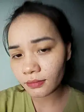 Ngoc-Trinh online show from December 2, 3:25 pm