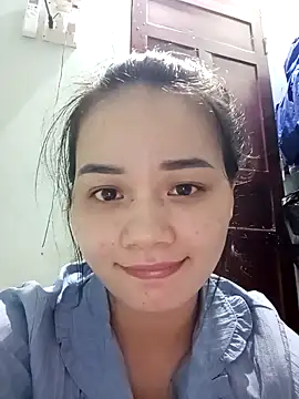 Ngoc-Trinh online show from December 14, 6:02 am