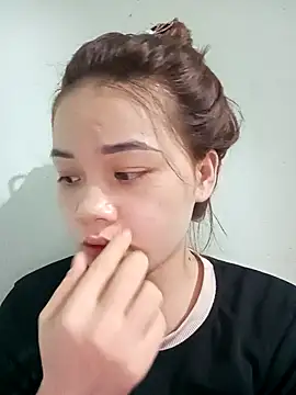 Ngoc-Trinh online show from January 16, 5:11 am